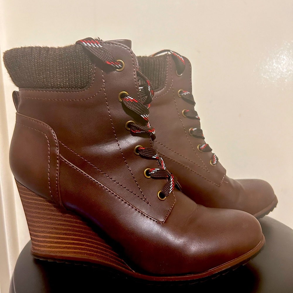 Nautica Brand wedged booties